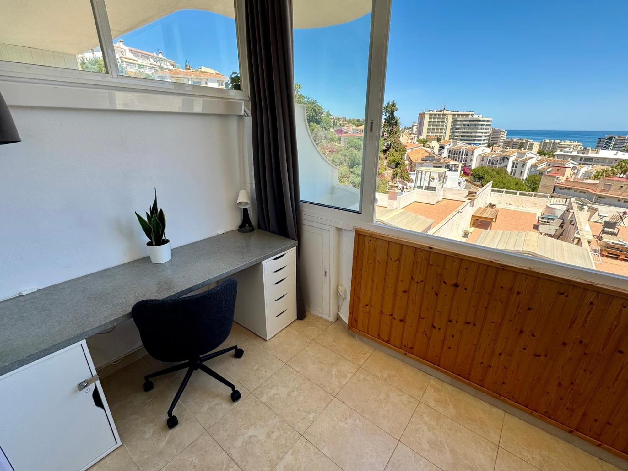 Cozy Fuengirola Apartment With Sea View & Pool Luaran gambar