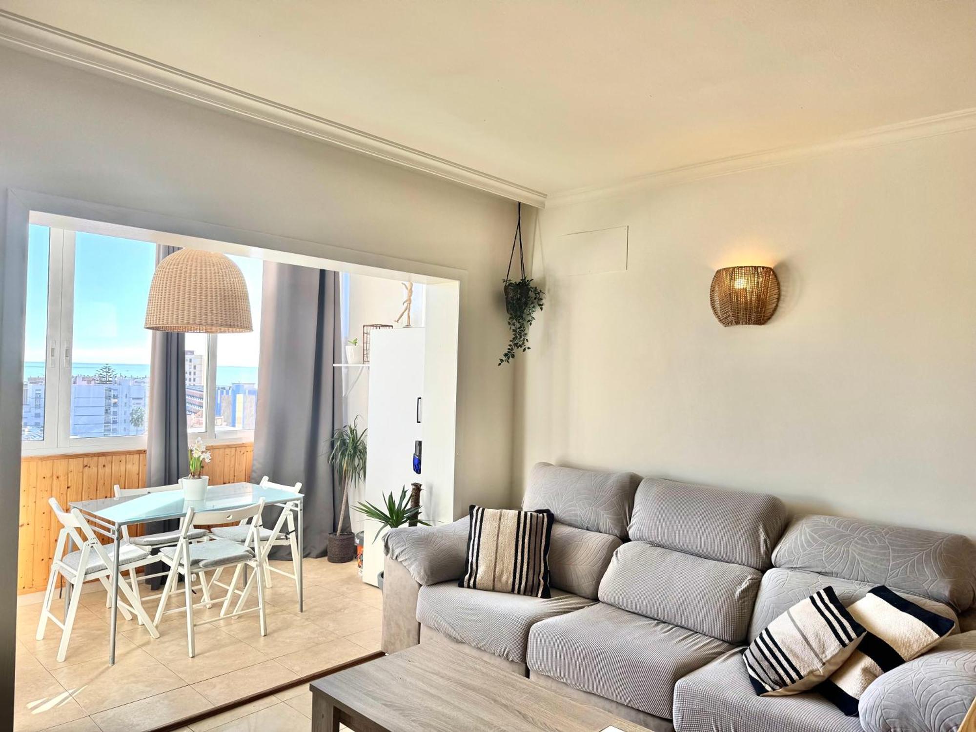 Cozy Fuengirola Apartment With Sea View & Pool Luaran gambar